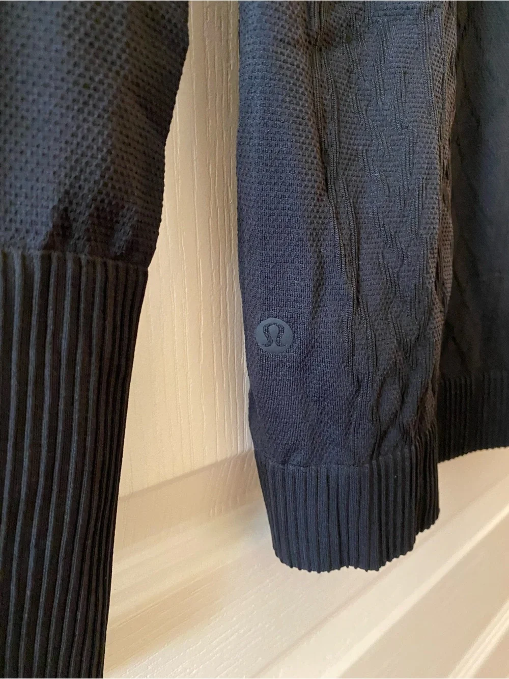 LULULEMON Rest Less Hoodie in Black (2nd release) - 4